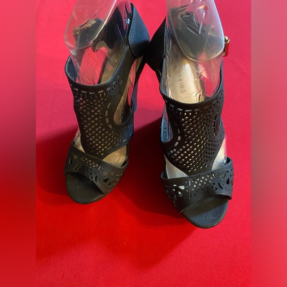 High Wedge Sandals - Picture 4 of 9